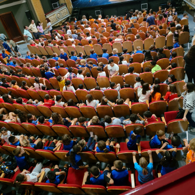 Young audience for the Cobla